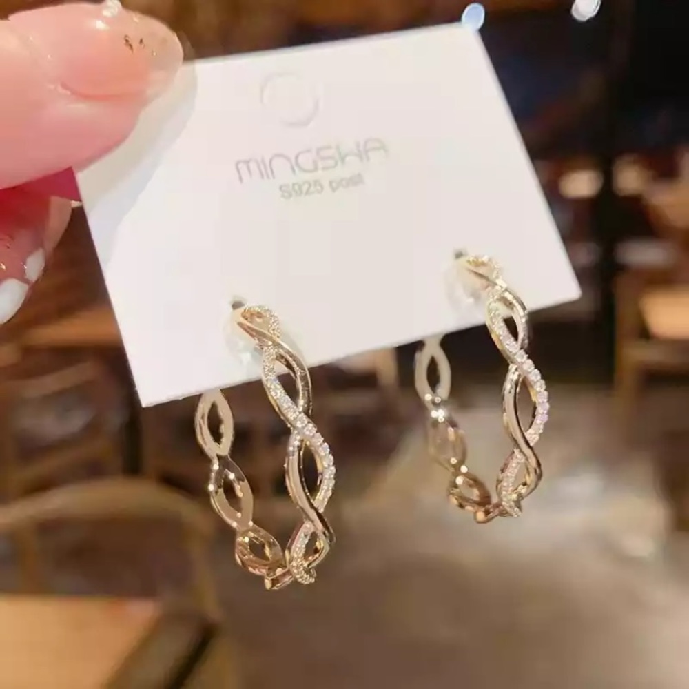 New 18k gold plated hoop luxury earrings - Picture 4 of 4